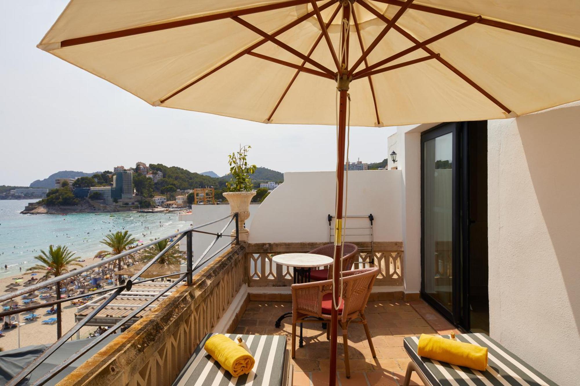 Secrets Mallorca Villamil Resort & Spa - Adults Only Пагера Екстериор снимка A balcony with a parasol