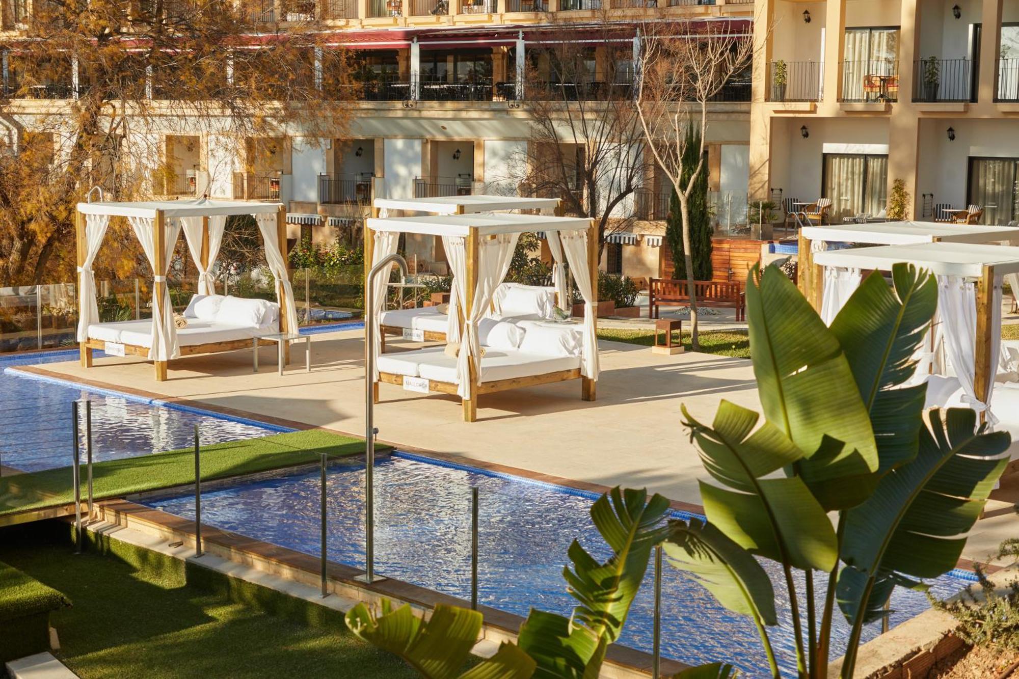 Secrets Mallorca Villamil Resort & Spa - Adults Only Пагера Екстериор снимка The pool at the hotel