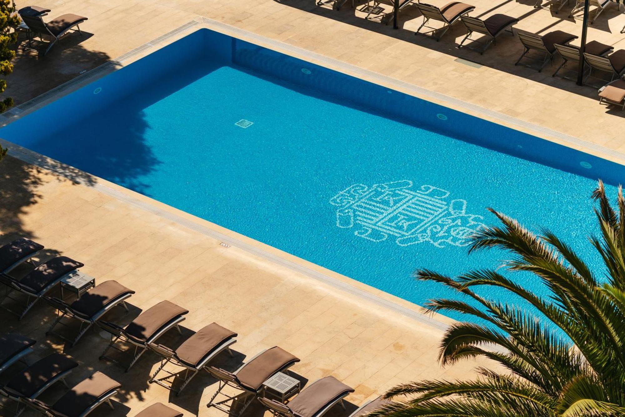 Secrets Mallorca Villamil Resort & Spa - Adults Only Пагера Екстериор снимка The swimming pool at the hotel